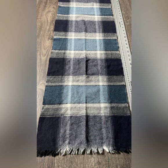 Jack Fraser wool scarf. Navy, sky blue, grey charcoal - Picture 4 of 9